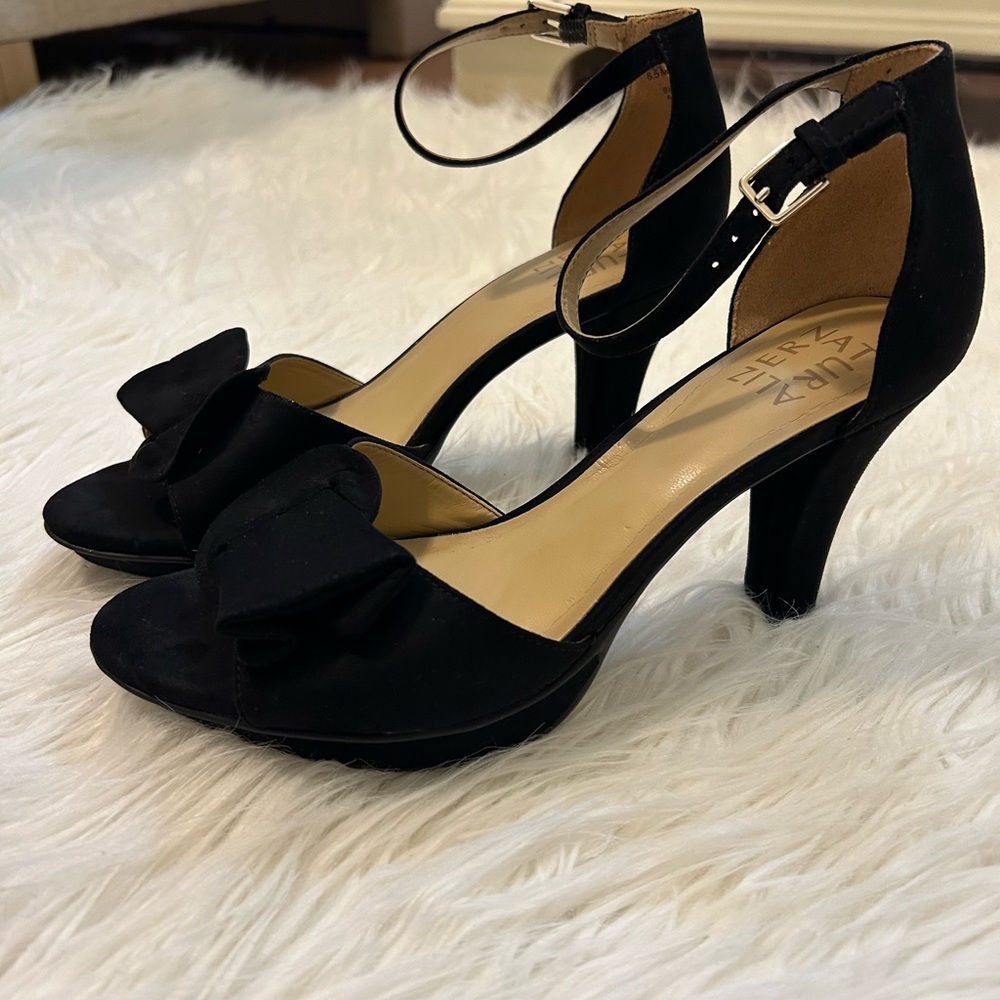 Naturalizer Black Heels with Bow Accent